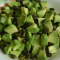 Сытный салат с авокадо и фисташками