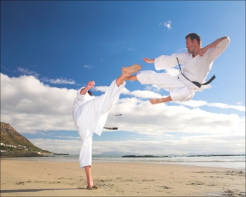 Каратэ: история возникновения и виды тренировок