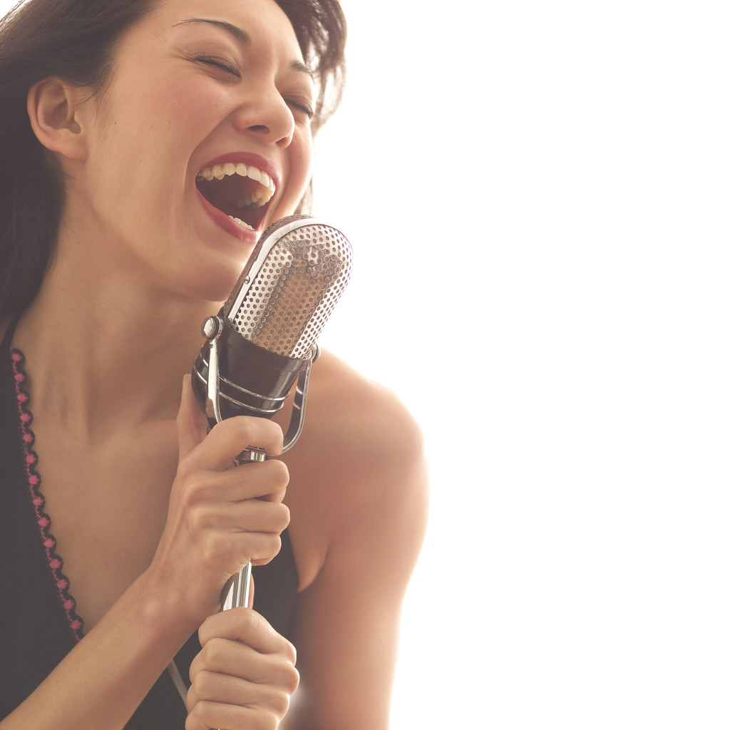 1. Пение "харда" заставляет работать ваши вокальные мускулы более...
