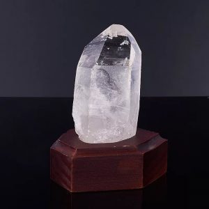 Магические свойства горного хрусталя, описание совместимости минерала со знаками зодиака Иллюстрация 1