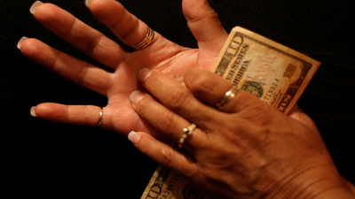 К чему чешется правая ладонь? Иллюстрация 1