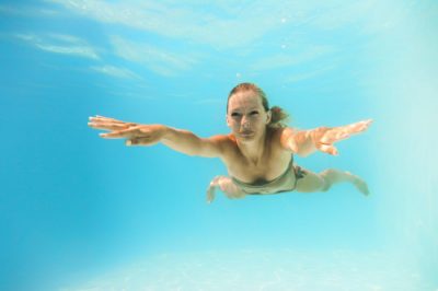 К чему снится плавать под водой: значение по соннику Картинка 1